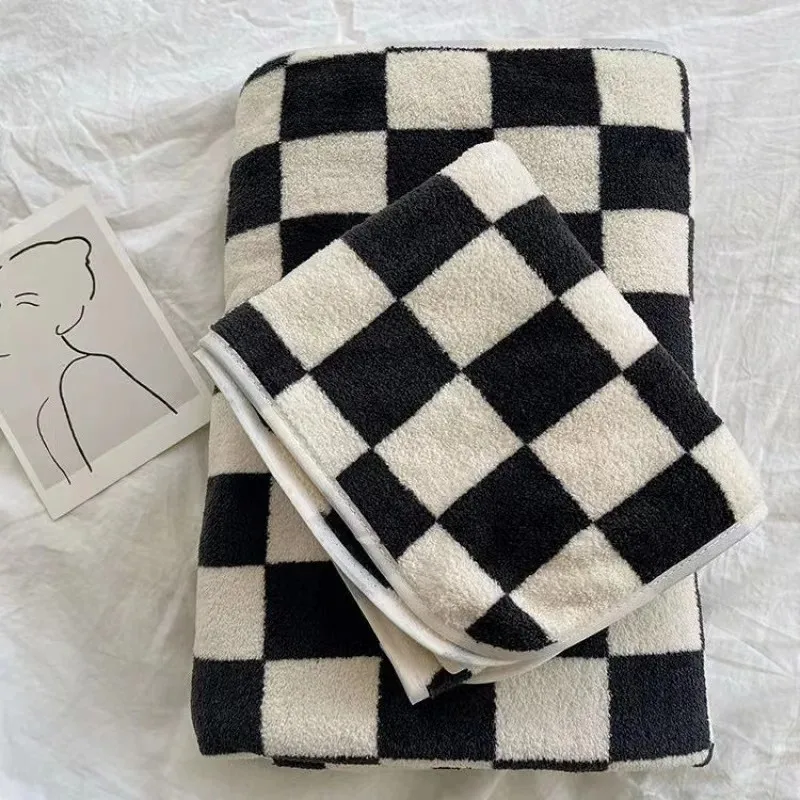Checkerboard Pattern Bath Towe - Cloth Face Mask Washable reseña y precio
